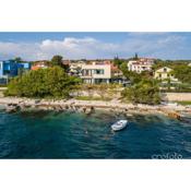 Super luxuriöse Villa directly on the sea