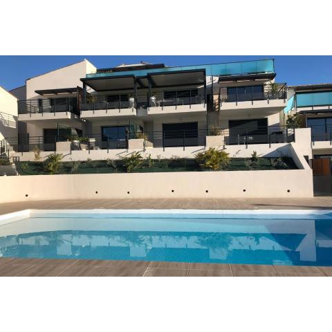 T2 brand new with shared pool in Fréjus