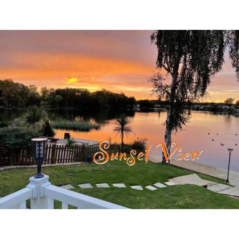Tattershall Lakes Sunset View Caravan Lakeside with Garden and Private Fishing Peg