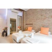 TE1A-El Teatro brick wall suite Prime Location