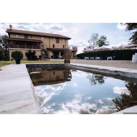 Tenuta Montezeglio Country Family House