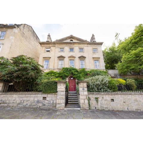 The Admirals House - Central Bath & Free Parking