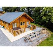 The Bothy -Log cabin in wales - with hot tub