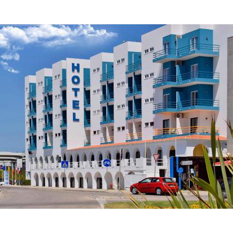 THE FOZ Beach Hotel