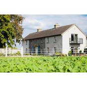 The Granary, Luxuriously Restored Barn on a Farm