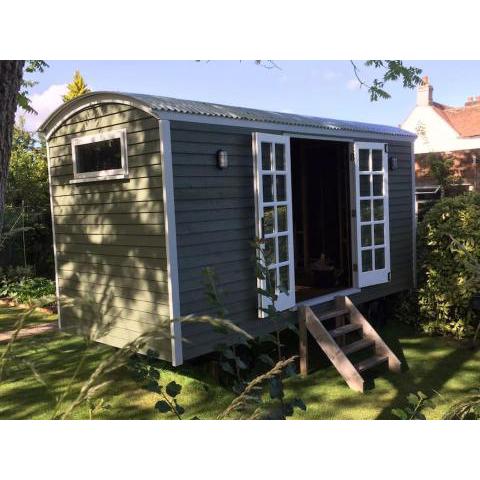 The Nutbourne Hut - shepherd's hut - pint-sized luxury