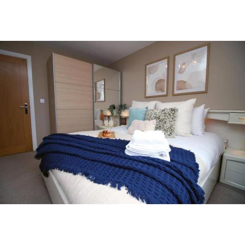 The Observatory by Mia Living 2 bedroom apartment overlooking Swansea Beach with free parking