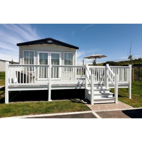 The Sea Breeze - 8 Berth Premium Caravan in Camber Sands