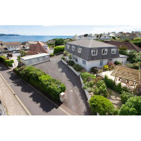 Three Beaches Holiday Apartments - close to Goodrington beach in Paignton