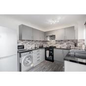 TMS Lovely 3 Bed House-Tilbury-Free parking