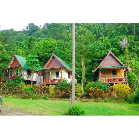 TP Hut Bungalows