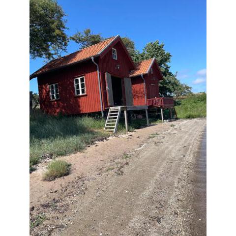 Trevligt hus & Sjöbod i mysiga Mollösund, Tången.