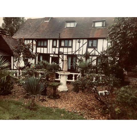 Tudor House - Double Room - En suite