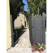 Tuscany style apt free parking 15 min from city center