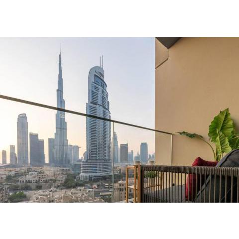 Ultimate Stay / Amazing Burj Khalifa Views / 5 min walk from Dubai Mall / 6 People