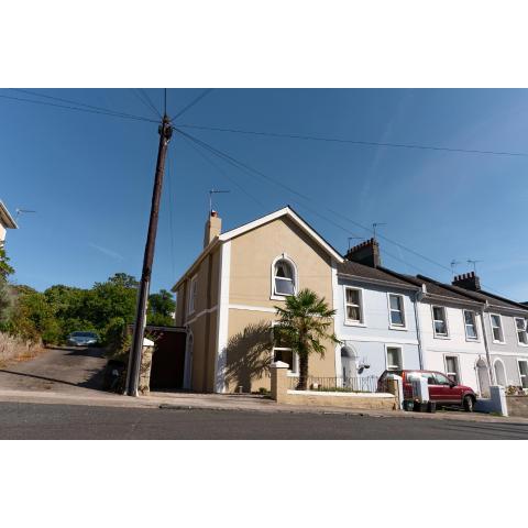 Upton House - Charming 4-bedroom home in Torquay