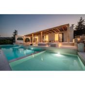 URANOS di GIOIA Villa with magnificent sea view and infinity pool 18x4m