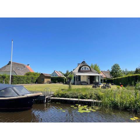 Vakantiehuis aan het water in Friesland