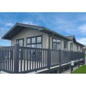 Victory Lodge 2 Bedroom - Sleeps 6 - Bron-Y-Wendon Holiday Park