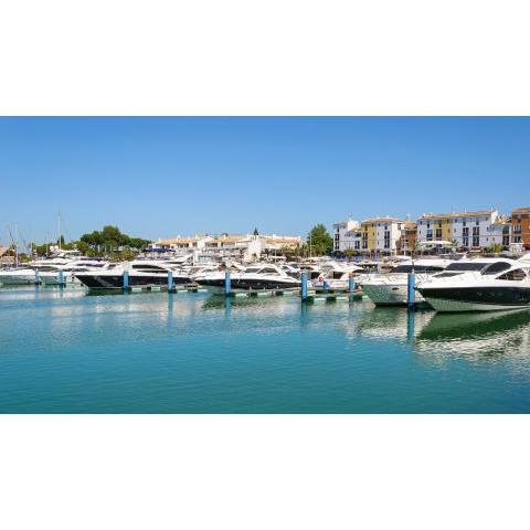 Vilamoura Marina Apartment - Pool & Near International Marina of Vilamoura