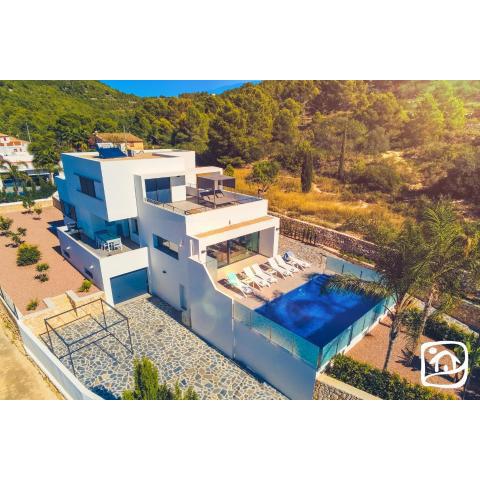 Villa Caballito De Mar by Abahana Villas