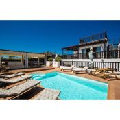Villa Cavendish with sea views and heatable pool close to Flamingo Beach