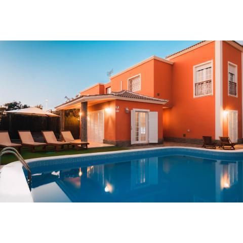 Villa Chloe Costa Adeje Tenerifesummervillas GIANT PRIVATE POOL 11 METERS LONG