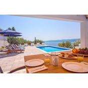 Villa Dream with private pool, 2 bedrooms with en-suite bathrooms, sea view