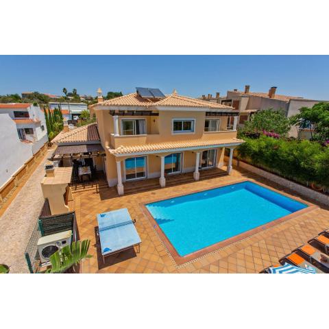 Villa Helene Norvilla - Luxury villa walkable to shops, restaurants, heated pool, close to Gale beach