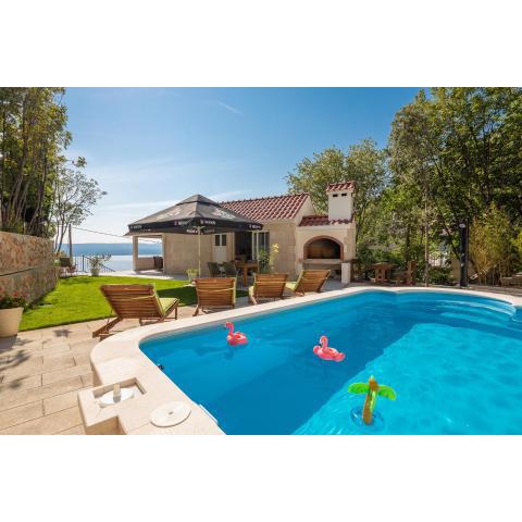 Villa LeoMa with heated pool