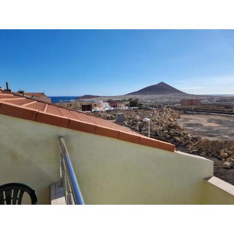 Villa Los Vientos only 100m to the surf beach, terrace, balcony, sea view, wifi