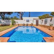 Villa Maymonis Chiclana de la Frontera by Ruralidays