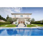 Villa Nikole Prestige - Beautiful 5 bedroom Villa - Luscious Gardens with Sea View
