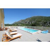 VILLA REMUSIC Pool, whirlpool, Sauna,4 bedrooms, amazing landscape