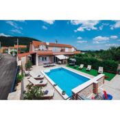 Villa Vision with Private Pool & Jacuzzi & Quads