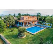 Villa with pool and nice children's park (Francisca)