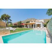 Villa with pool near the beach, Mar Clara