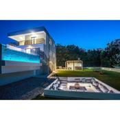 Villa Zora -luxurious villa with heated pool, sauna, 4 bedrooms, 10 persons max