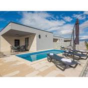 Villas Resort in Vir with pool