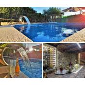 Wawe Lux Holiday Home with pool