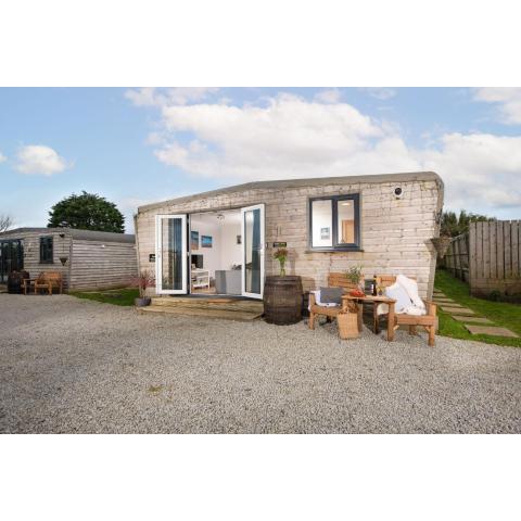 Wheal Jewel- Beautifully Fitted Wooden Lodge Helston Cornwall