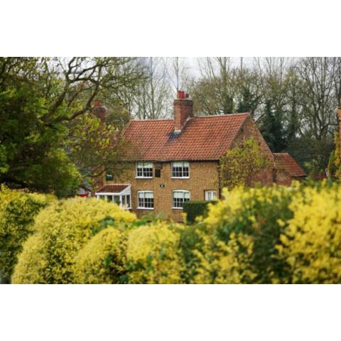 White Horse Cottage with Sauna