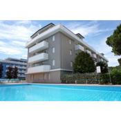 Wonderful Apartment in Residence with Pool - Great Location
