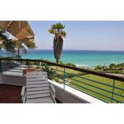 Yades elegant villa 2 minutes away from the beach